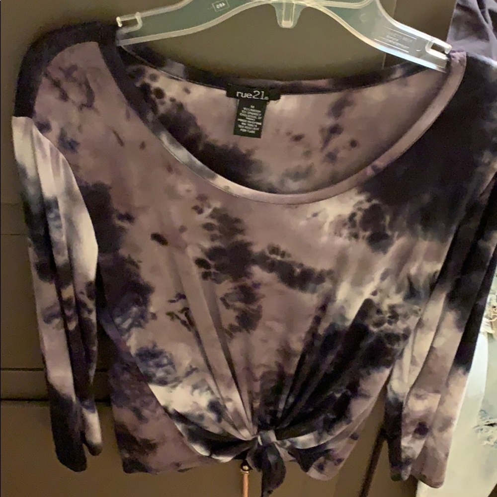 RUE 21 long sleeve shirt